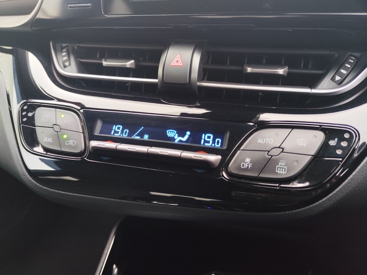 Used Toyota C-HR 2019 for sale - 76933259: Photo 28