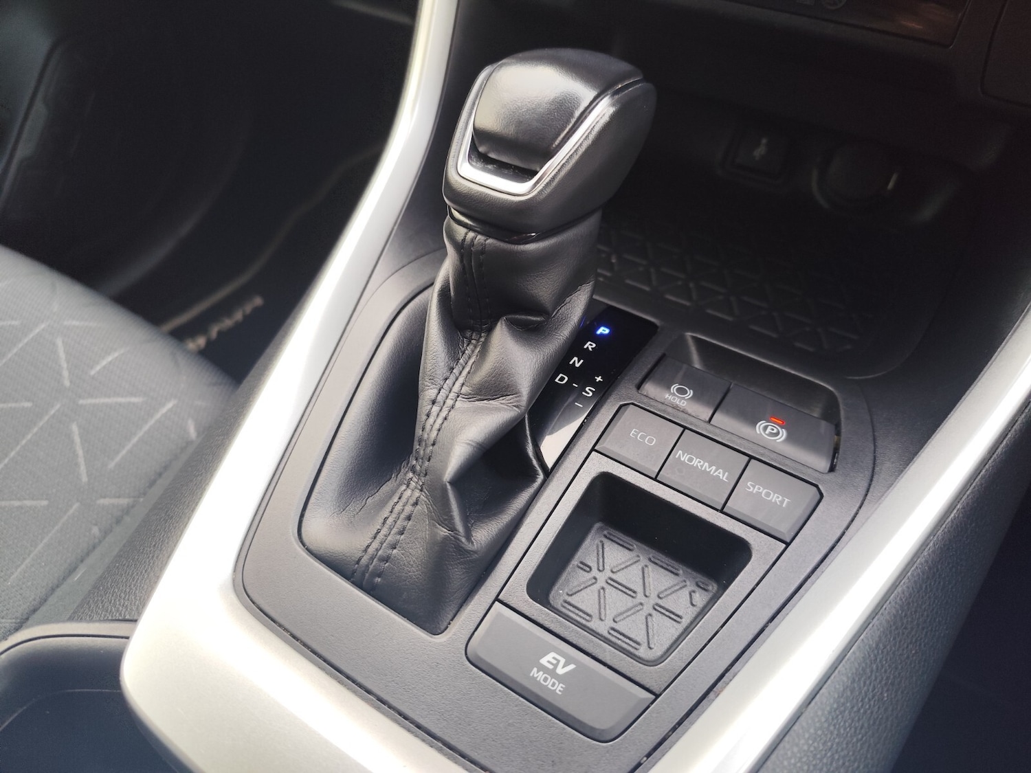 Used Toyota RAV4 2022 for sale - 77380910: Photo 29