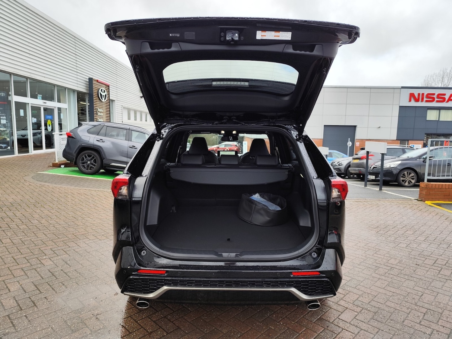 Used Toyota RAV4 2025 for sale - 76842089: Photo 5