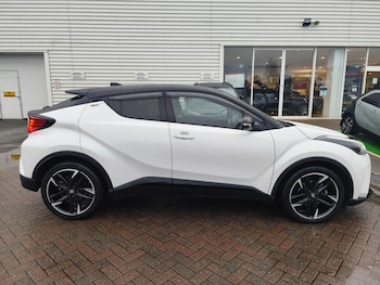 Used Toyota C-HR 2023 for sale - 76507596: Photo