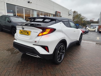 Used Toyota C-HR 2023 for sale - 76507596: Photo