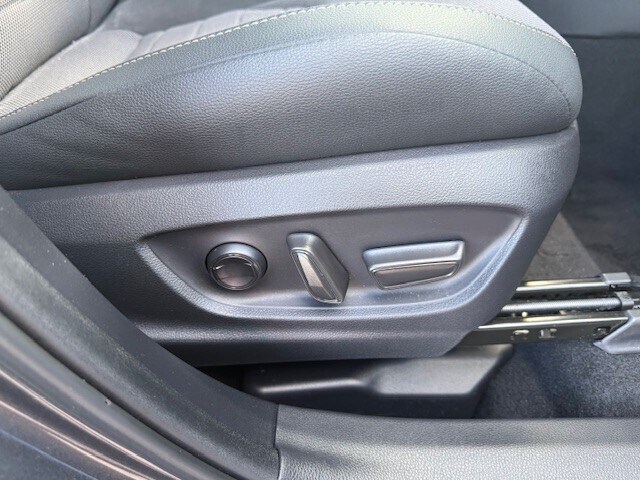 Used Toyota C-HR 2024 for sale - 76355199: Photo 28