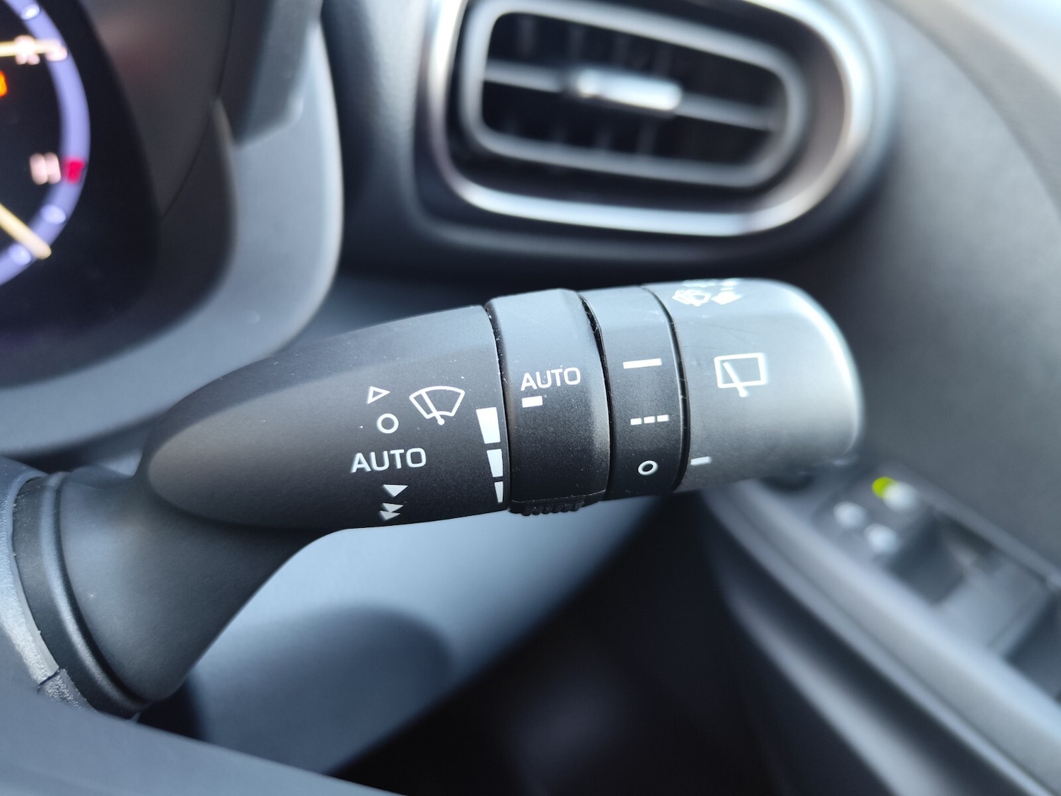 Used Toyota Yaris Cross 2023 for sale - 76623591: Photo 19