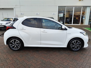 Used Toyota Yaris 2021 for sale - 76796519: Photo