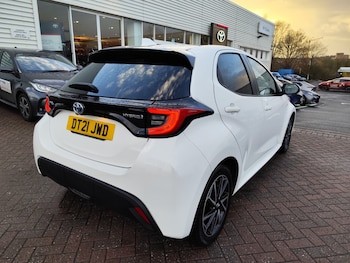 Used Toyota Yaris 2021 for sale - 76796519: Photo