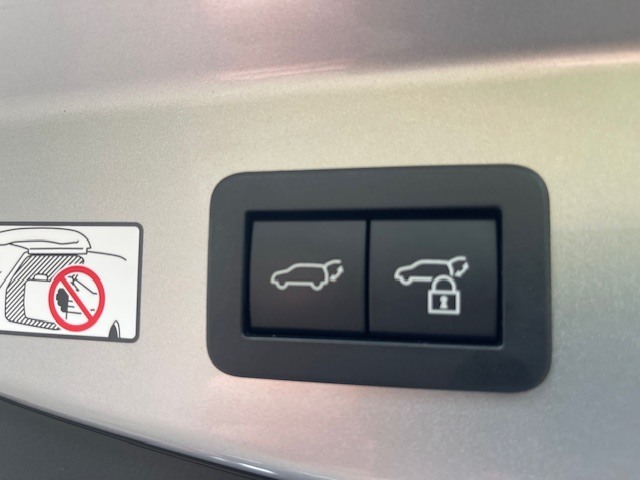 Used Toyota C-HR 2024 for sale - 76276586: Photo 4