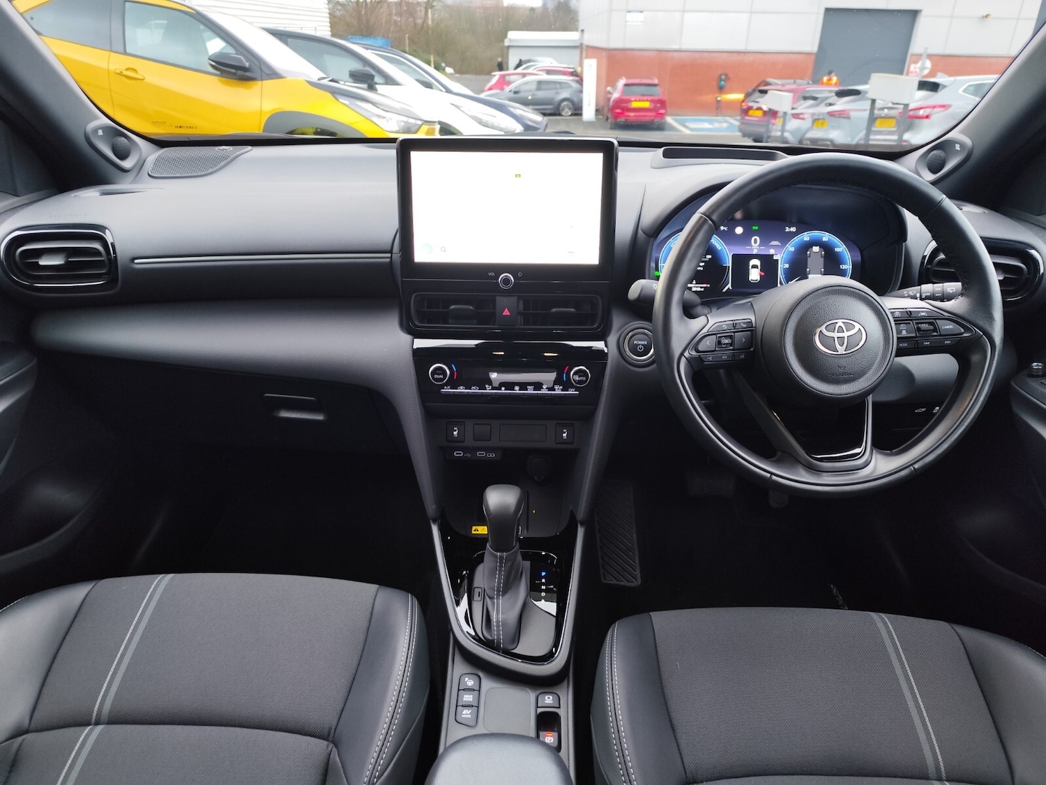 Used Toyota Yaris Cross 2024 for sale - 77413920: Photo 14