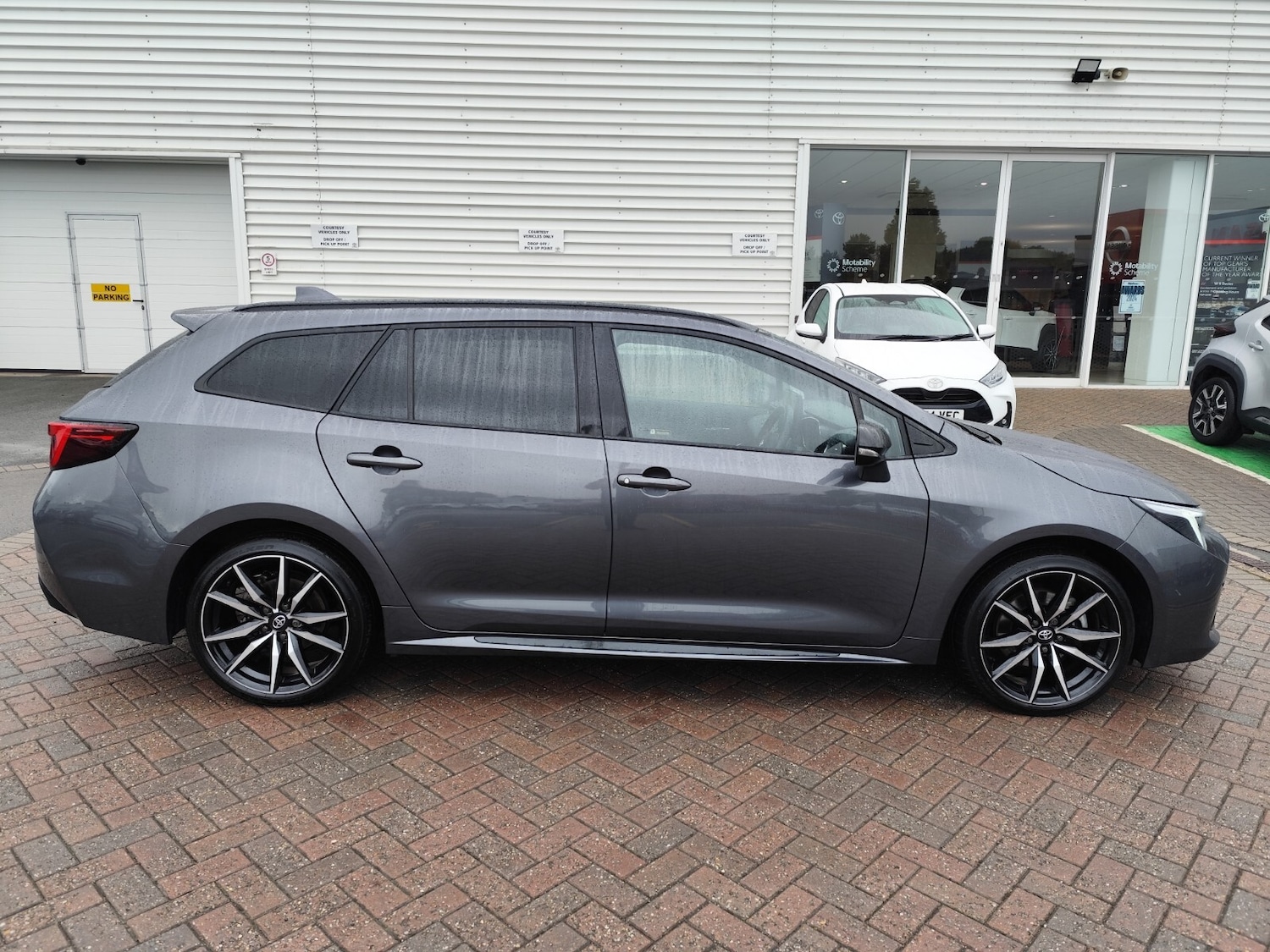 Used Toyota Corolla 2023 for sale - 76276178: Photo 2