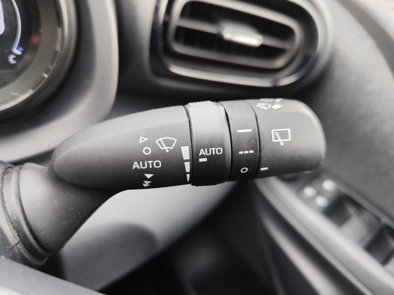 Used Toyota Yaris 2020 for sale - 76817920: Photo 18