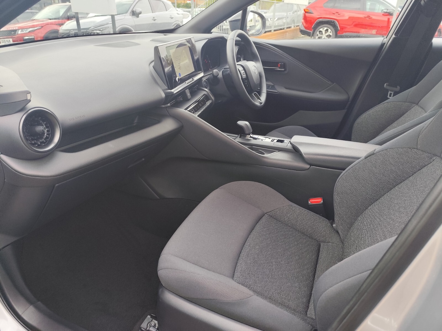 Used Toyota C-HR 2024 for sale - 76276208: Photo 11