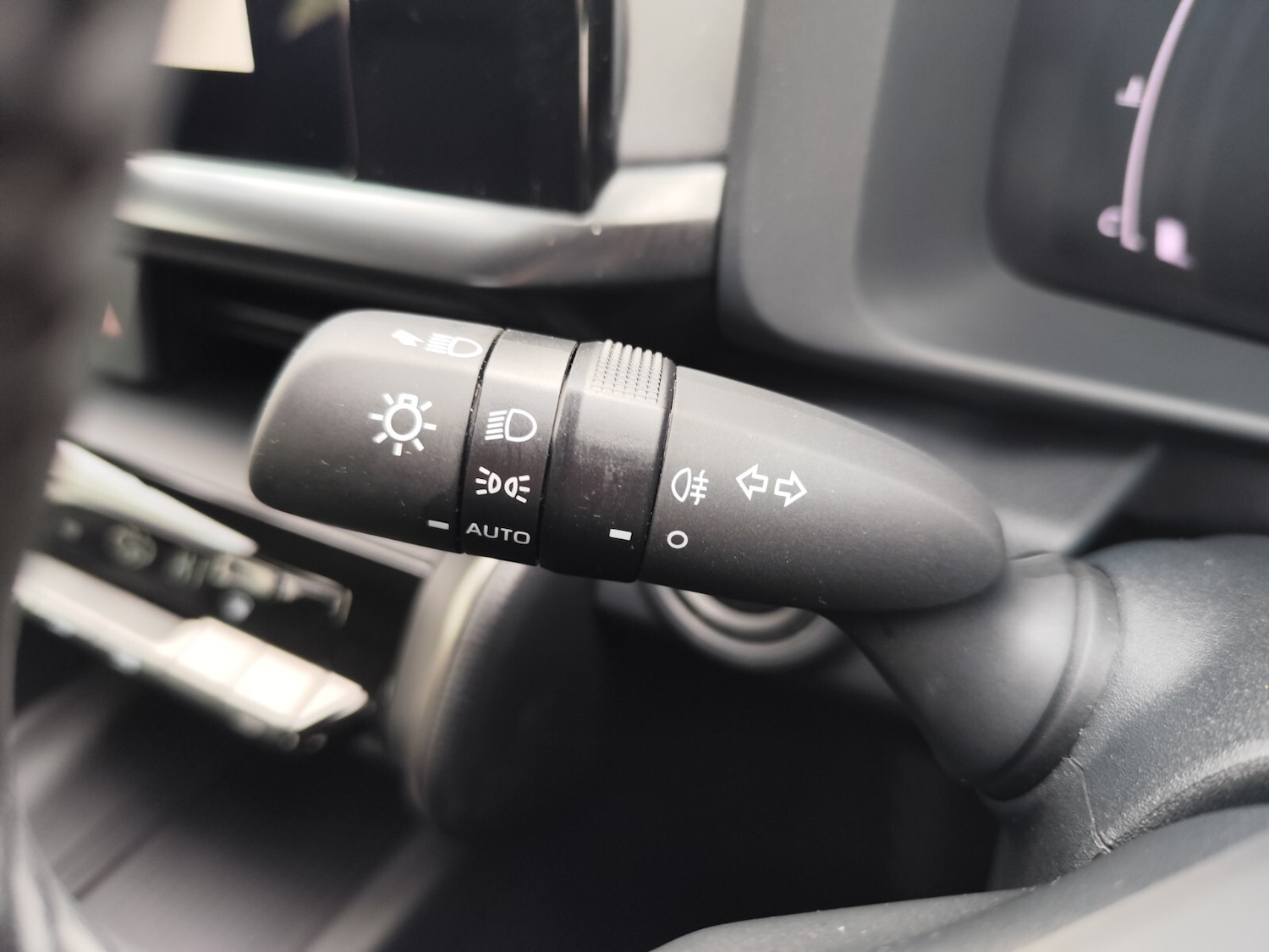 Used Toyota C-HR 2024 for sale - 76276208: Photo 18