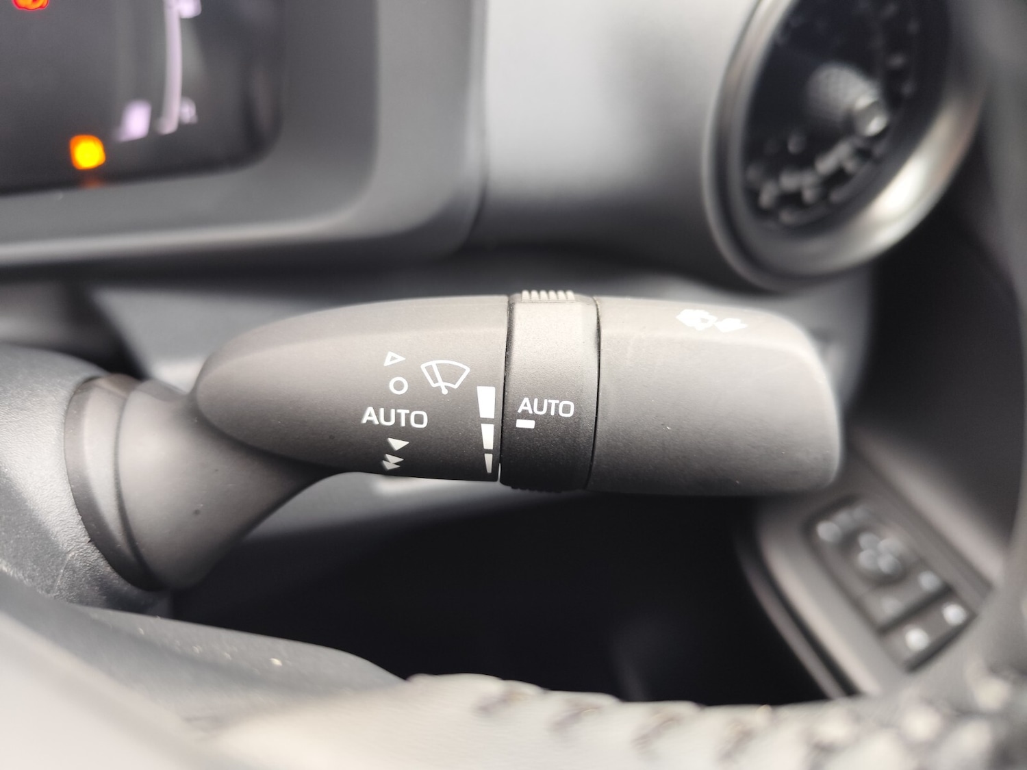 Used Toyota C-HR 2024 for sale - 76276208: Photo 19