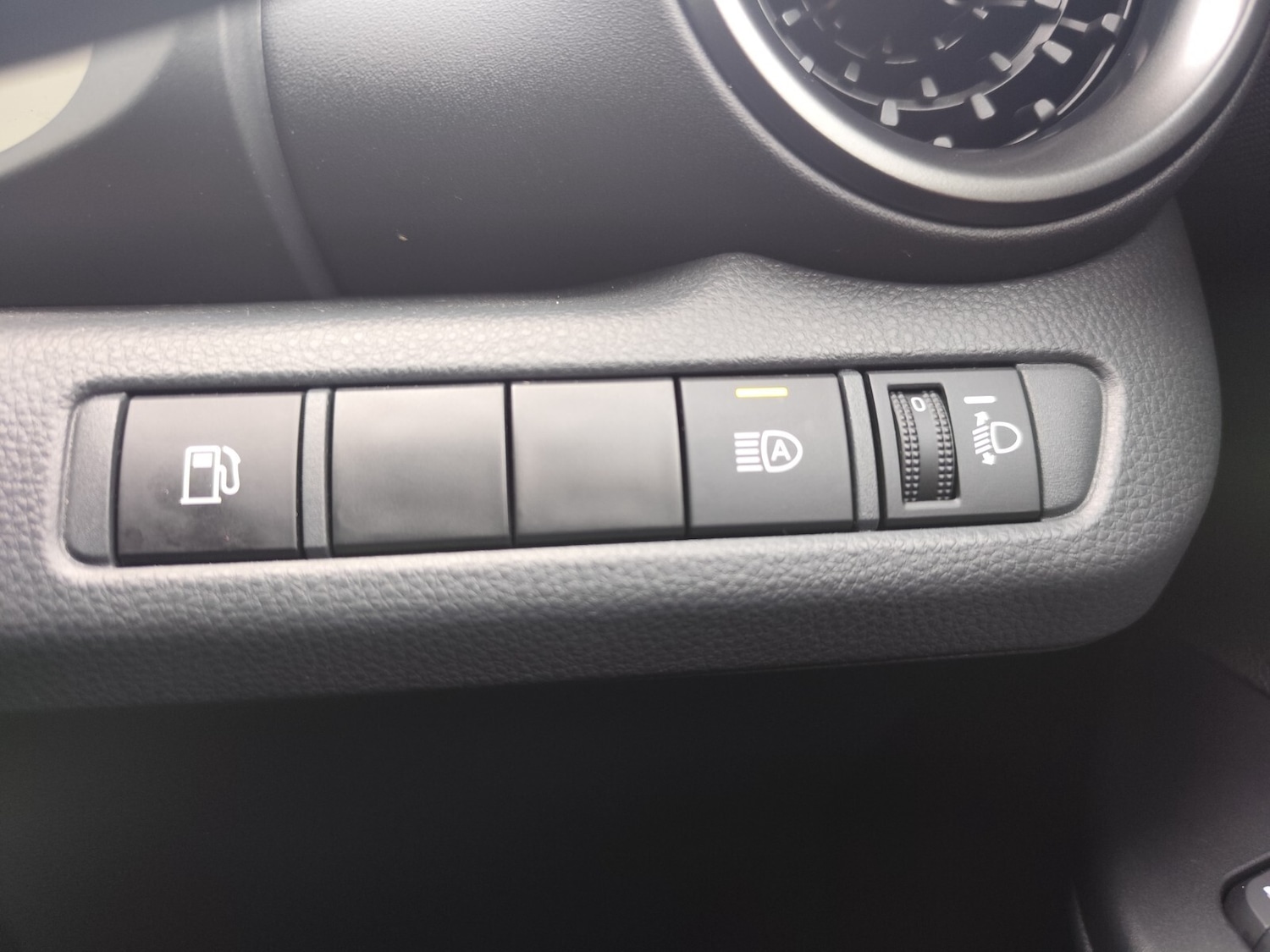 Used Toyota C-HR 2024 for sale - 76276208: Photo 20