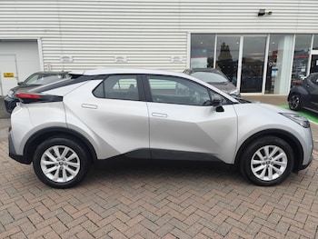 Used Toyota C-HR 2024 for sale - 76276208: Photo