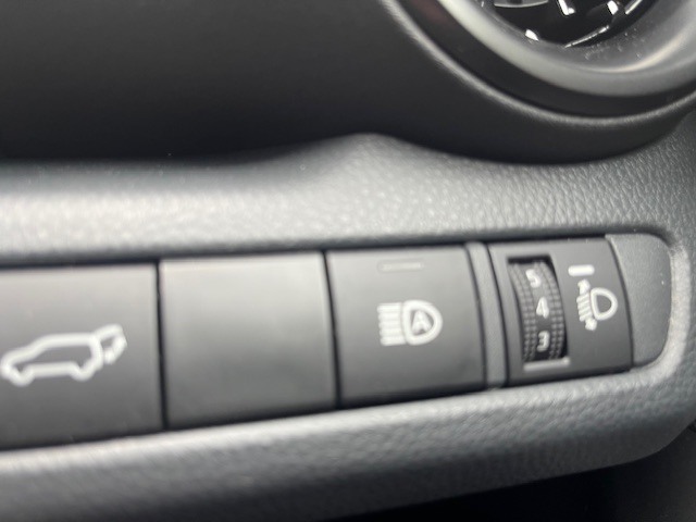 Used Toyota C-HR 2024 for sale - 76276741: Photo 26