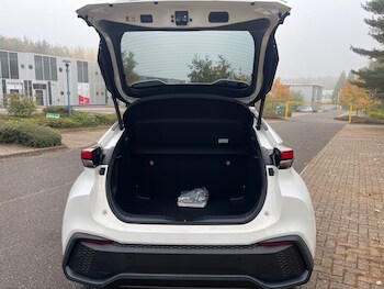 Used Toyota C-HR 2024 for sale - 76276741: Photo