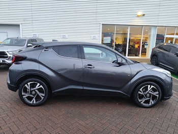 Used Toyota C-HR 2023 for sale - 76754639: Photo