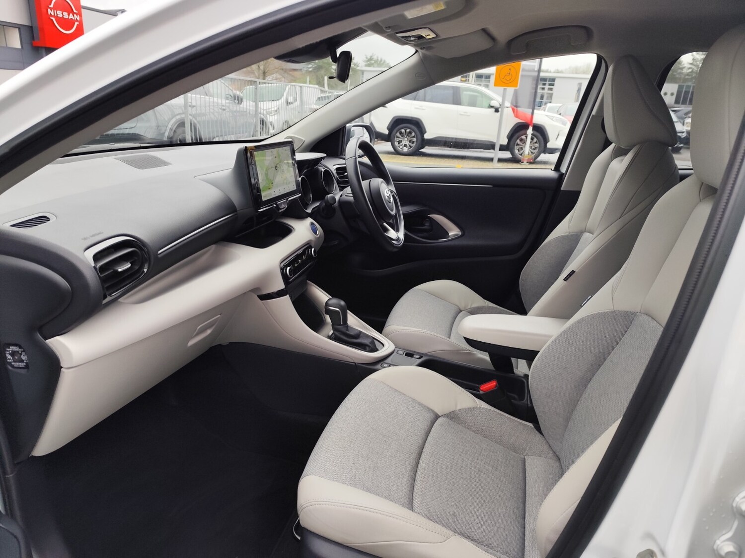 Used Toyota Yaris 2023 for sale - 77399305: Photo 12