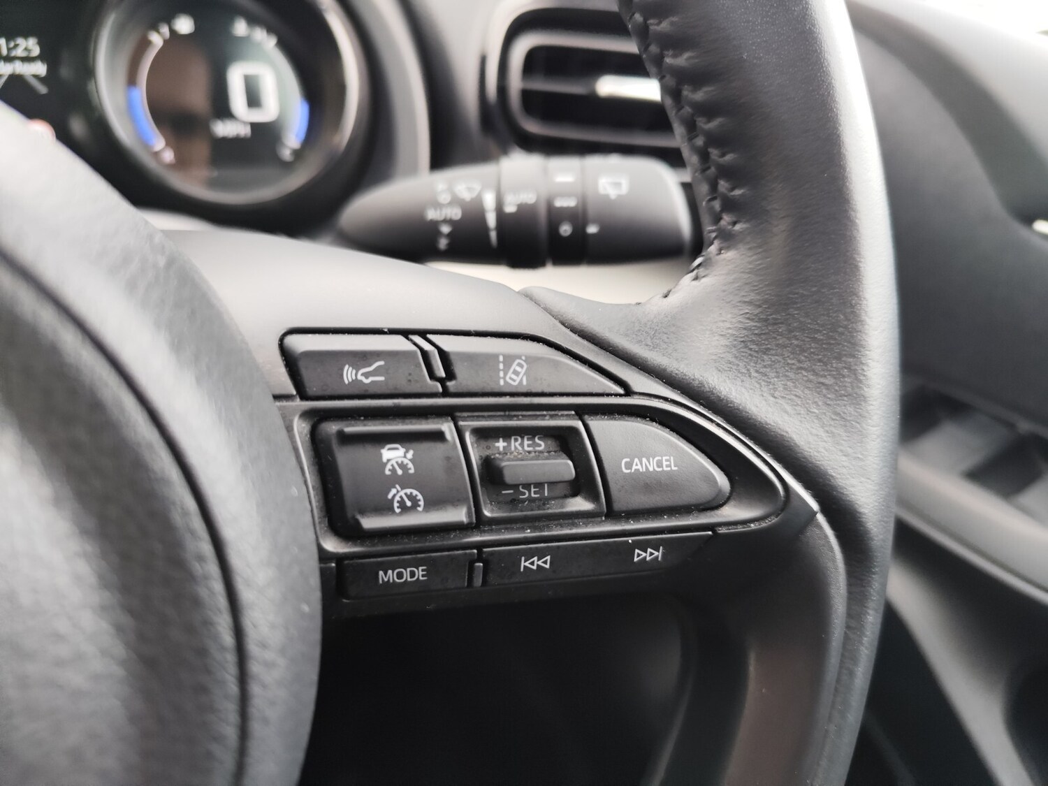 Used Toyota Yaris 2023 for sale - 77399305: Photo 18