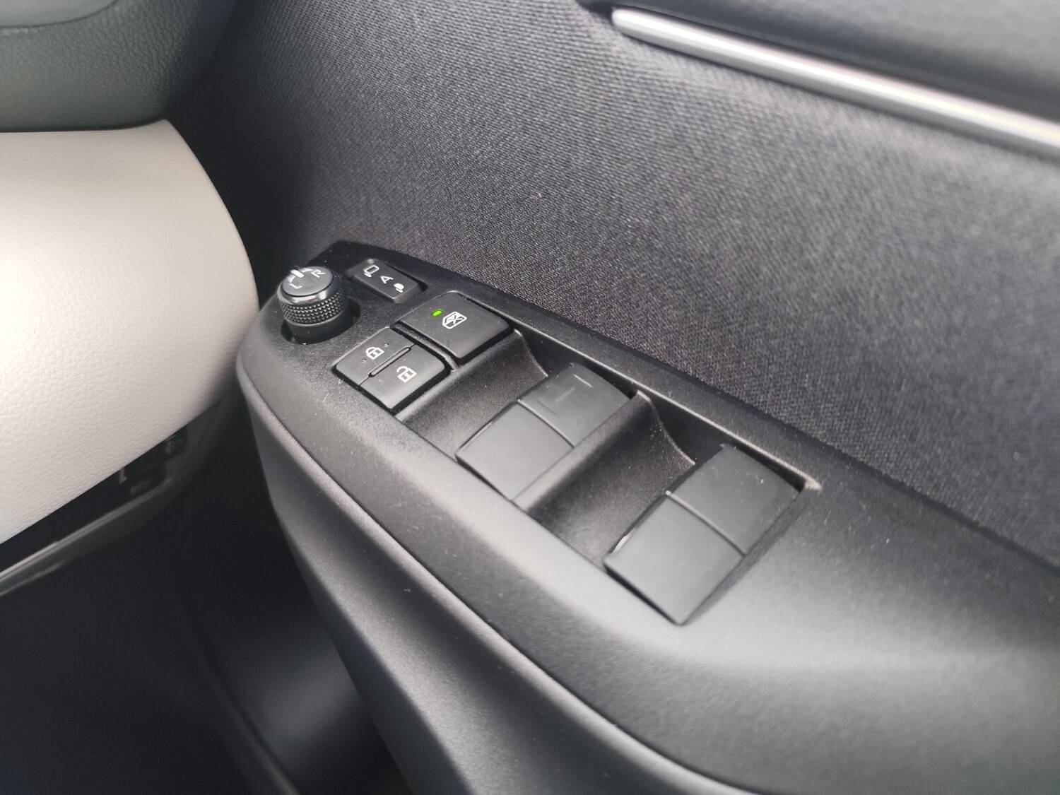 Used Toyota Yaris 2023 for sale - 77399305: Photo 21