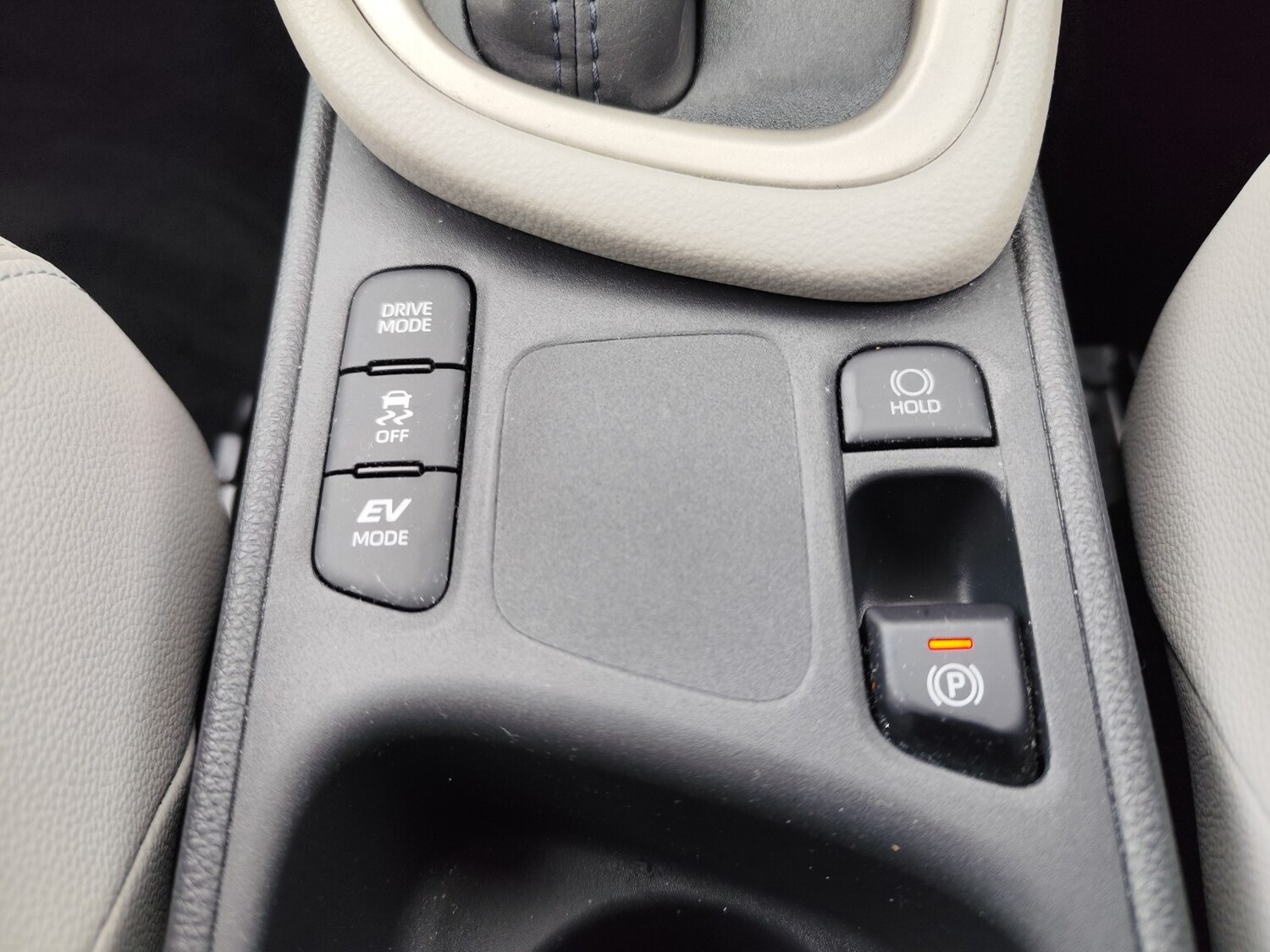 Used Toyota Yaris 2023 for sale - 77399305: Photo 29