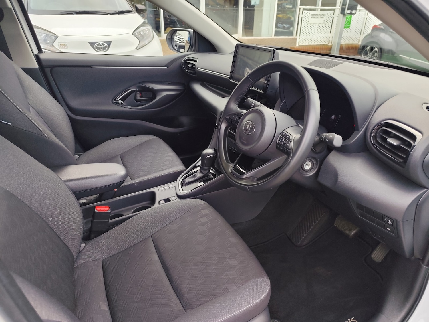 Used Toyota Yaris 2024 for sale - 76400671: Photo 13