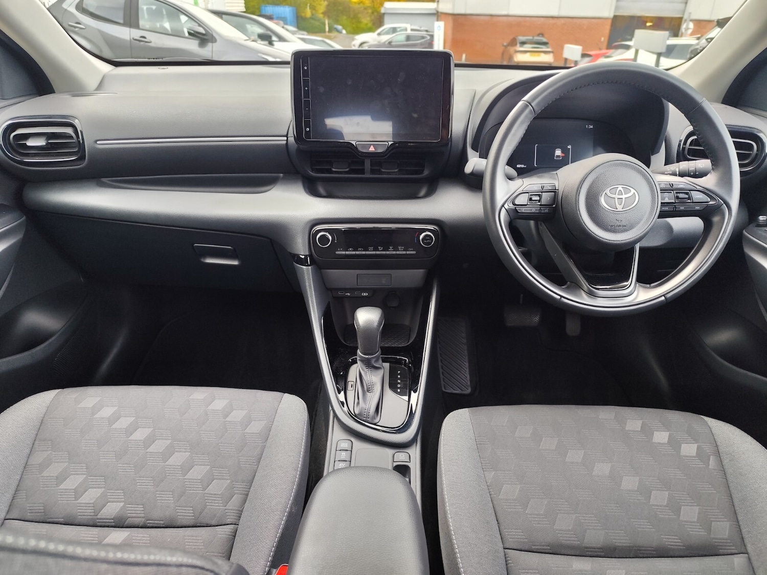 Used Toyota Yaris 2024 for sale - 76400671: Photo 14