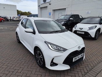 Used Toyota Yaris 2024 for sale - 76400671: Photo