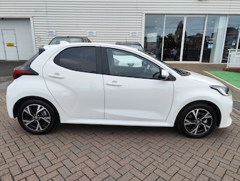 Used Toyota Yaris 2024 for sale - 76400671: Photo