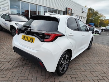 Used Toyota Yaris 2024 for sale - 76400671: Photo