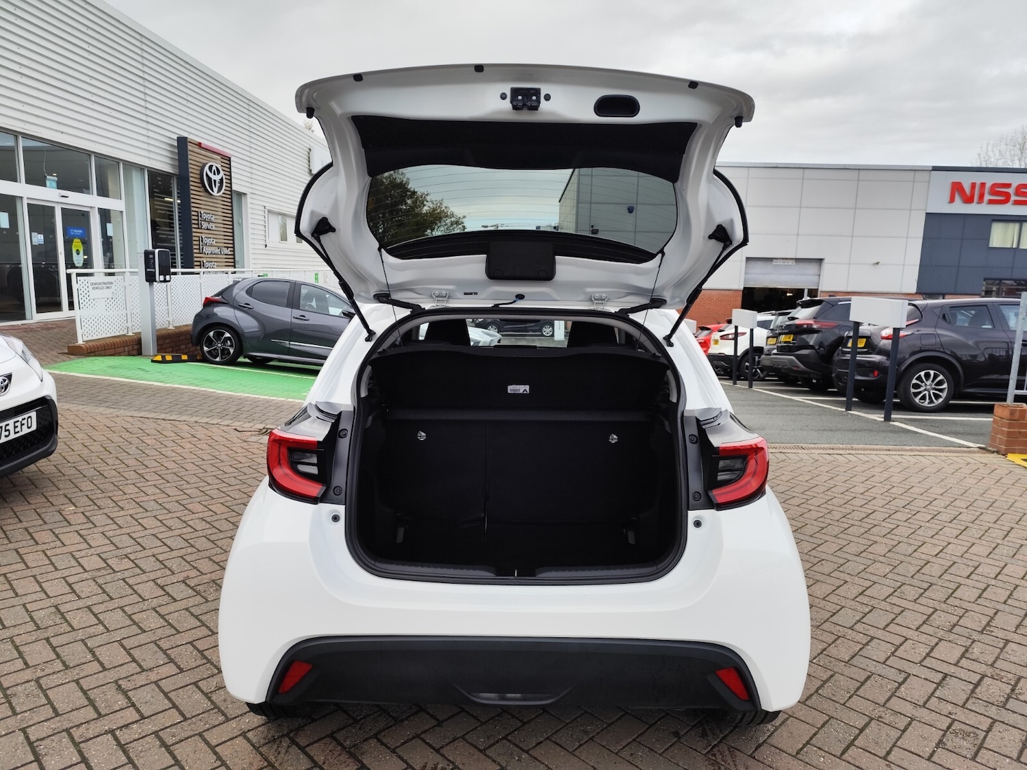 Used Toyota Yaris 2024 for sale - 76400671: Photo 5