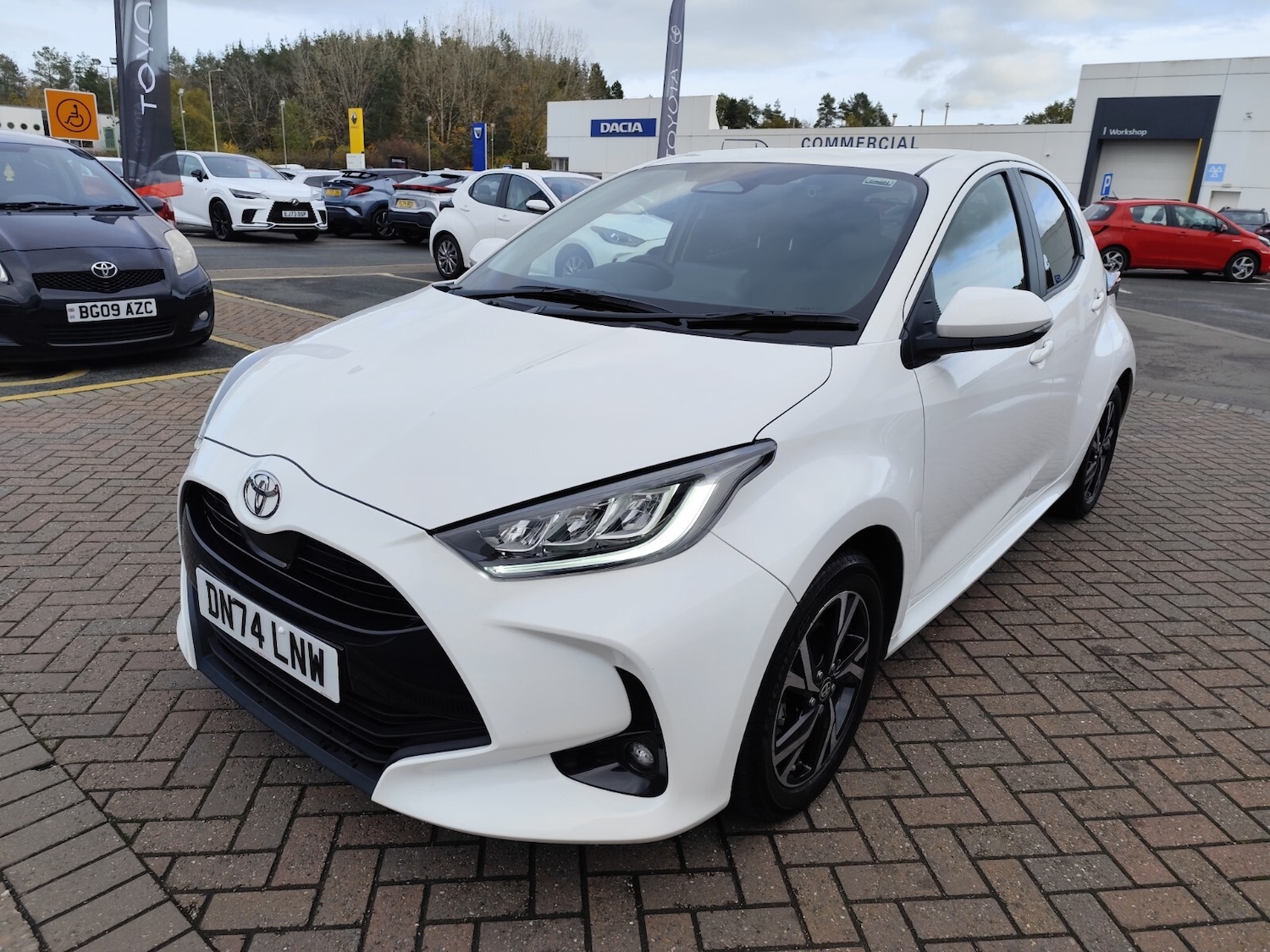 Used Toyota Yaris 2024 for sale - 76400671: Photo 9