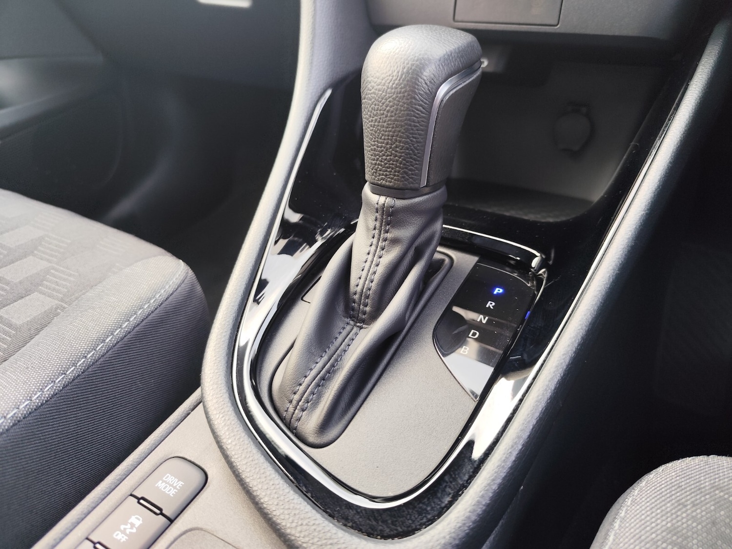 Used Toyota Yaris 2024 for sale - 76400685: Photo 26