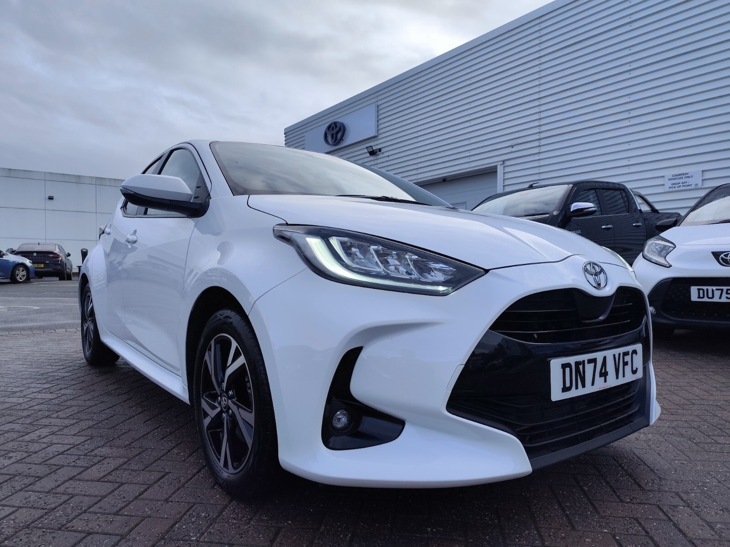 Used Toyota Yaris 2024 for sale - 76400685: Photo 30