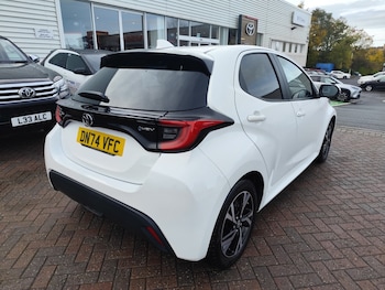 Used Toyota Yaris 2024 for sale - 76400685: Photo