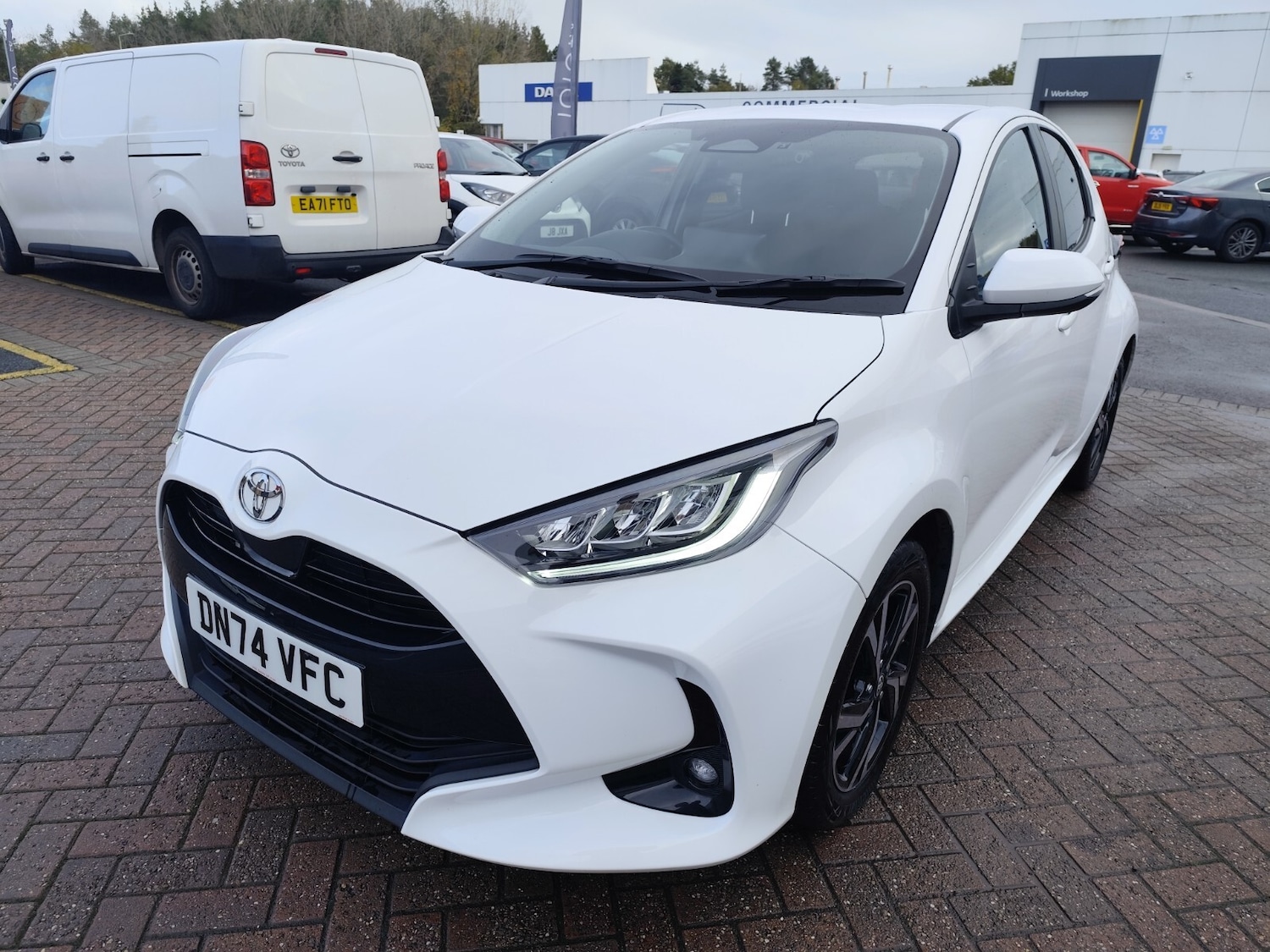 Used Toyota Yaris 2024 for sale - 76400685: Photo 9