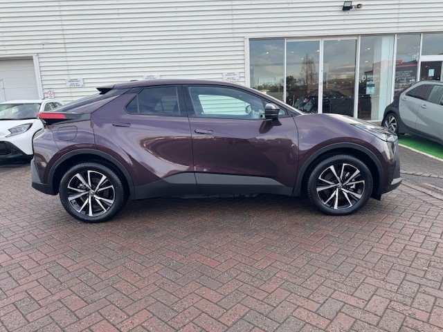 Used Toyota C-HR 2024 for sale - 76894773: Photo 2