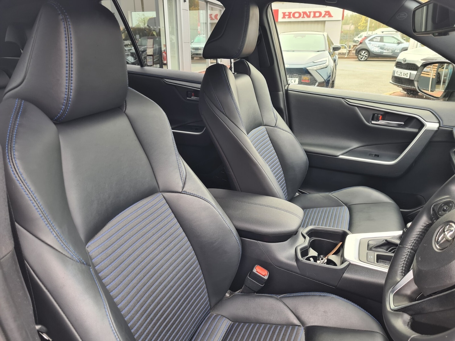 Used Toyota RAV4 2021 for sale - 77393462: Photo 17