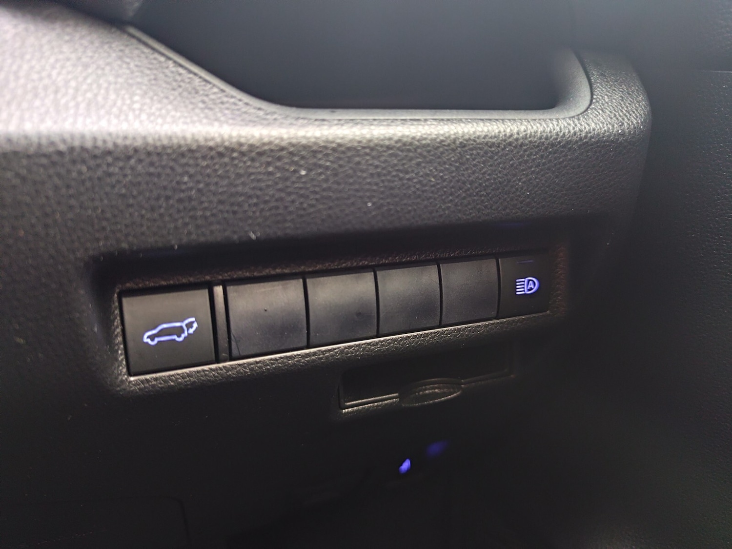 Used Toyota RAV4 2019 for sale - 76568100: Photo 21