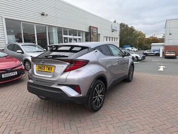 Used Toyota C-HR 2020 for sale - 76276134: Photo