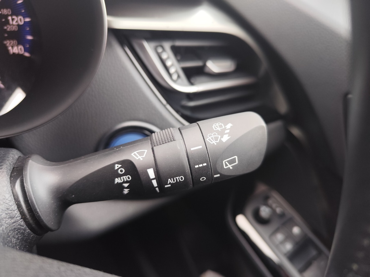 Used Toyota C-HR 2022 for sale - 77532092: Photo 19