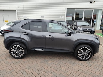 Used Toyota Yaris Cross 2024 for sale - 76276266: Photo 2
