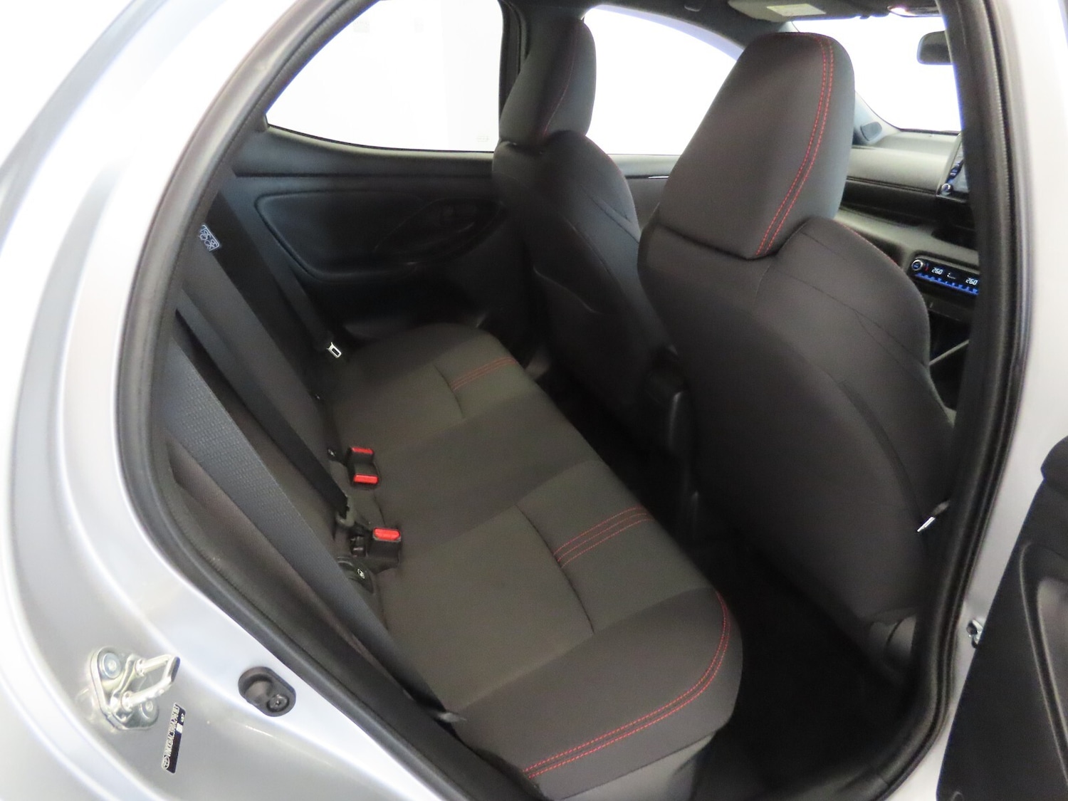 Used Toyota Yaris 2023 for sale - 76276478: Photo 31