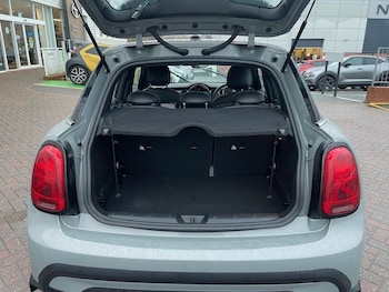 Used MINI Hatch 2021 for sale - 77499748: Photo