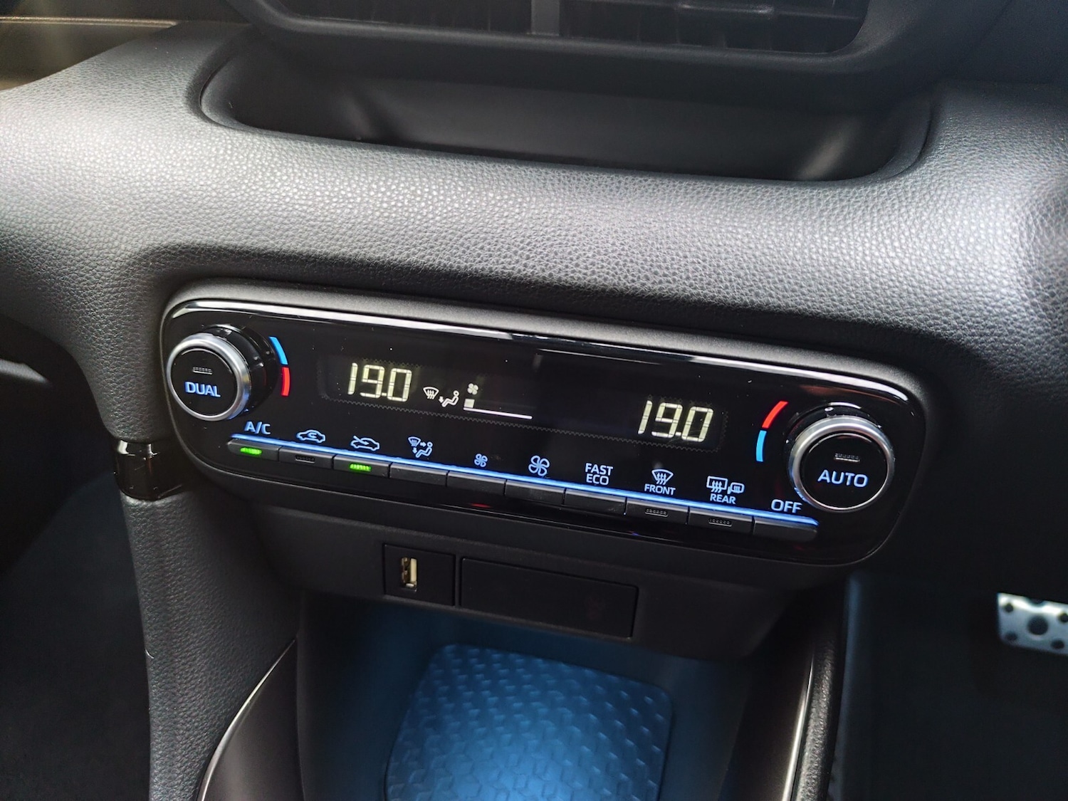 Used Toyota Yaris 2023 for sale - 77004999: Photo 28