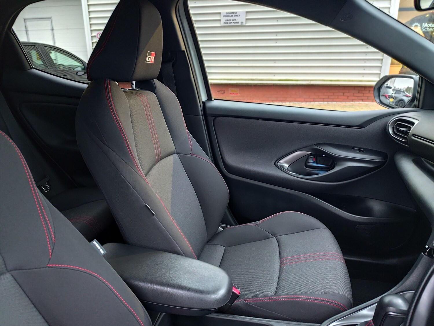 Used Toyota Yaris 2023 for sale - 77004999: Photo 31