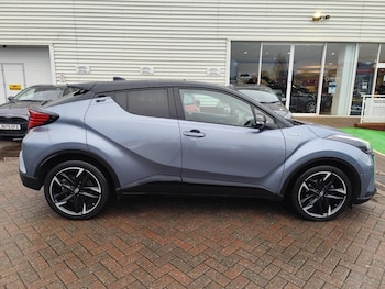 Used Toyota C-HR 2021 for sale - 76754608: Photo