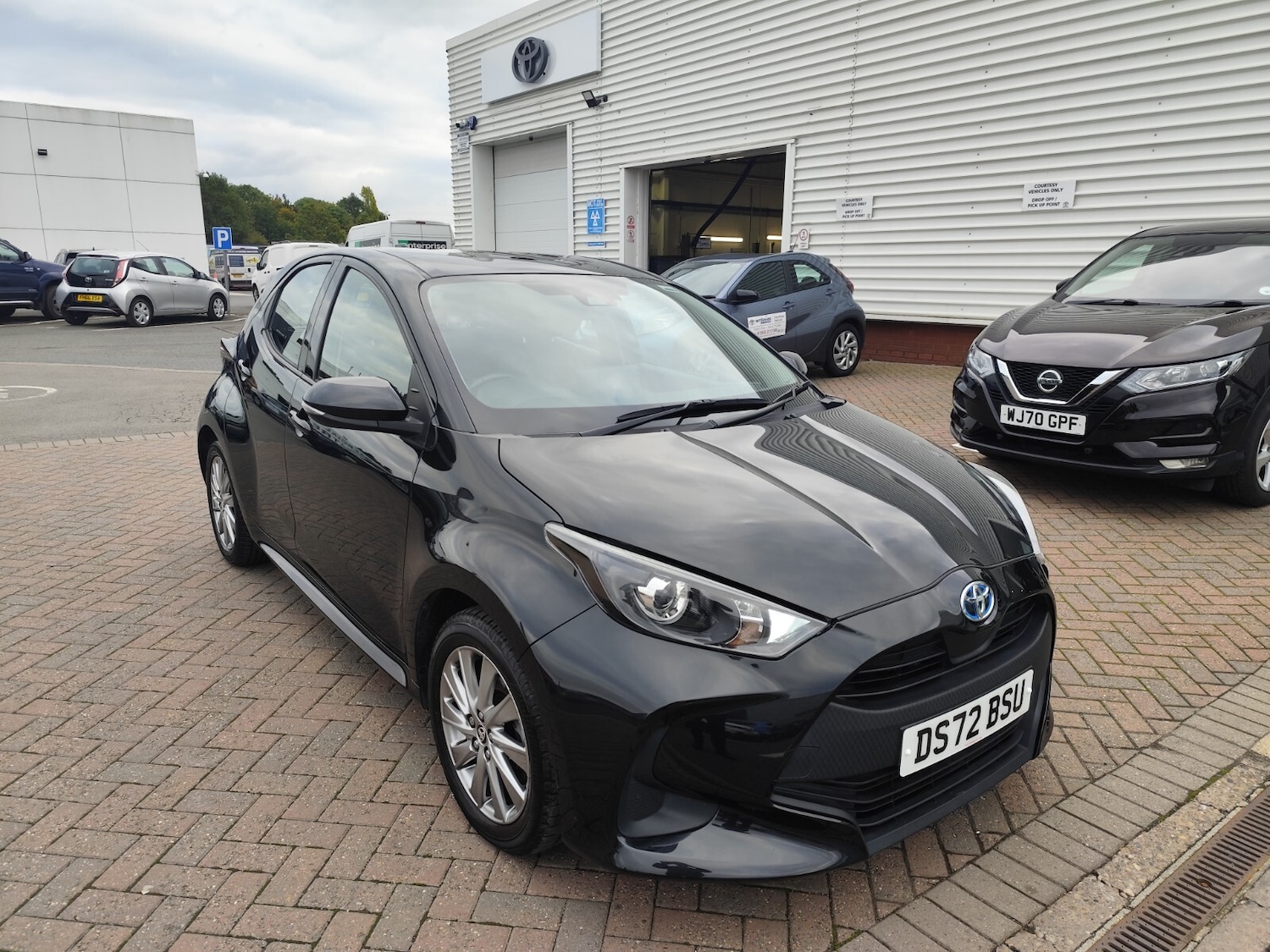 Used Toyota Yaris 2022 for sale - 78055189: Photo 1