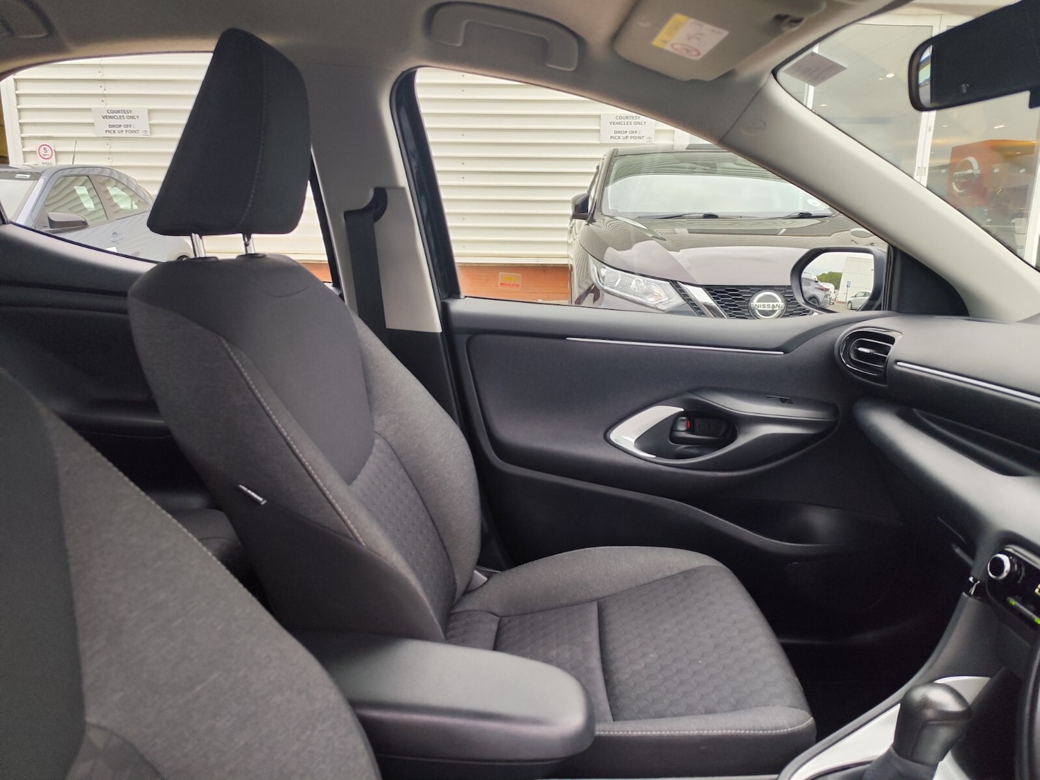 Used Toyota Yaris 2022 for sale - 78055189: Photo 28