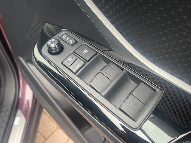 Used Toyota C-HR 2023 for sale - 76302406: Photo 14